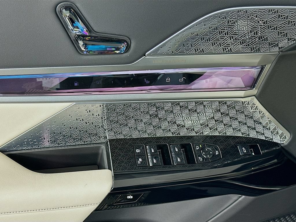 New 2026 BMW 750e xDrive w/ Executive Package AWD/4WD image 20