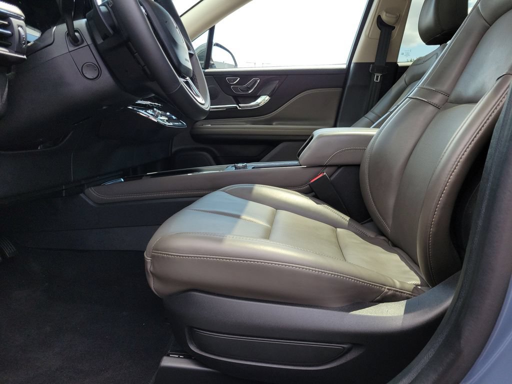 Certified 2024 Lincoln Corsair AWD w/ Equipment Group 101A image 19