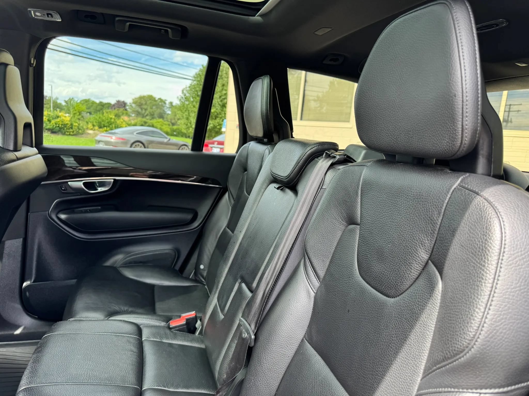 Used 2018 Volvo XC90 T6 Momentum w/ Convenience Package AWD/4WD image 37