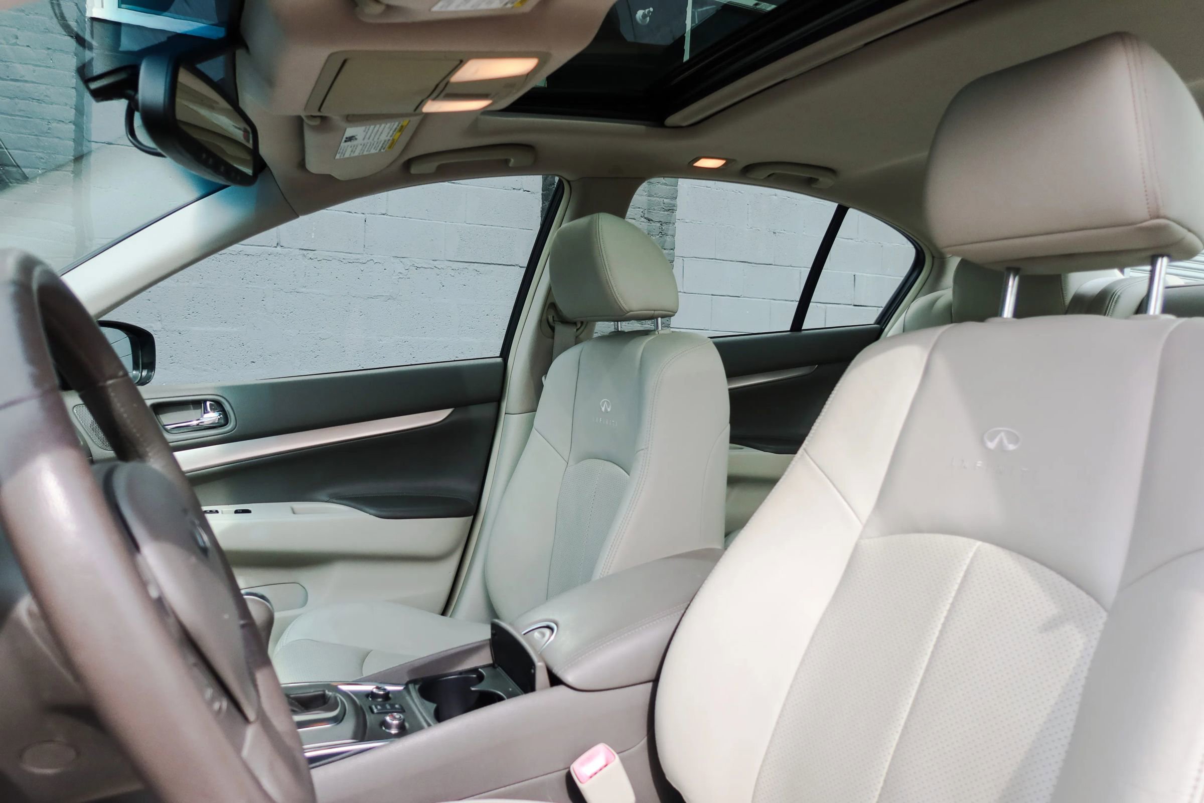 Used 2011 INFINITI G25 x w/ Moonroof Pkg image 13