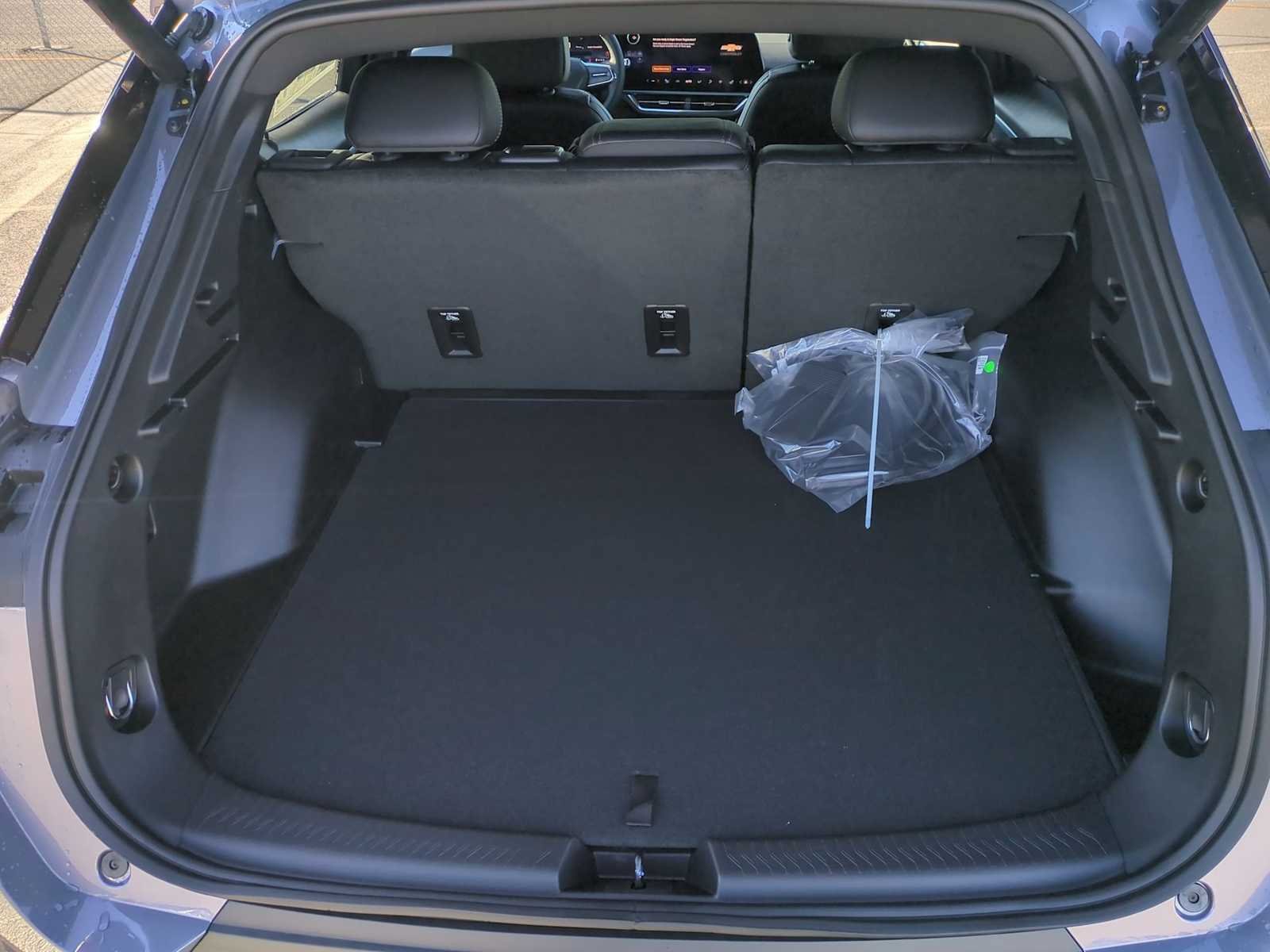 New 2026 Chevrolet Equinox EV LT AWD/4WD image 25
