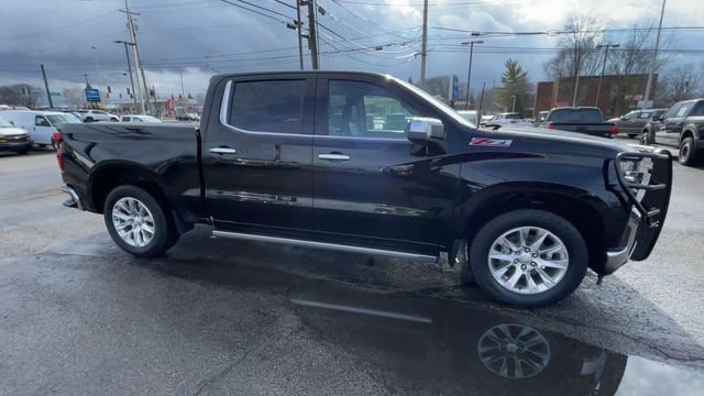 Used 2021 Chevrolet Silverado 1500 LTZ w/ LTZ Premium Package AWD/4WD image 3