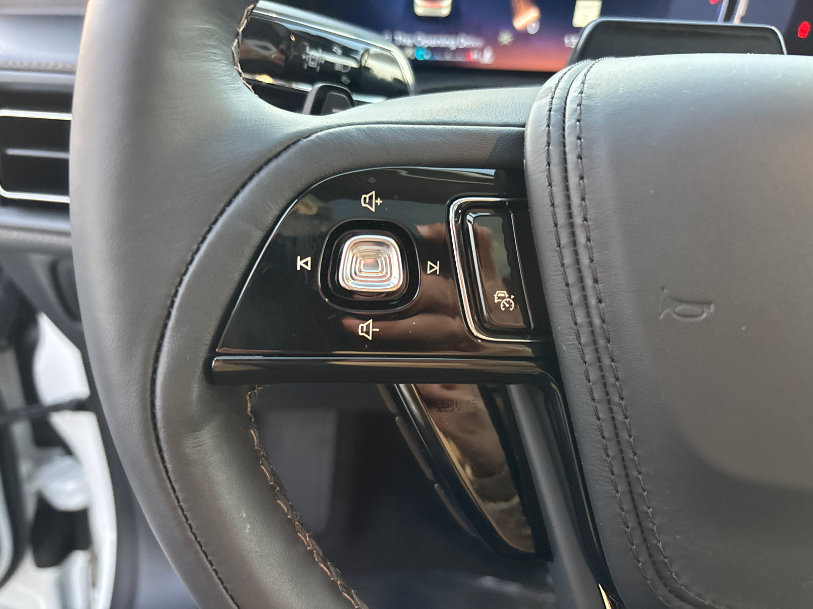 New 2027 Lincoln Aviator Reserve AWD/4WD image 16