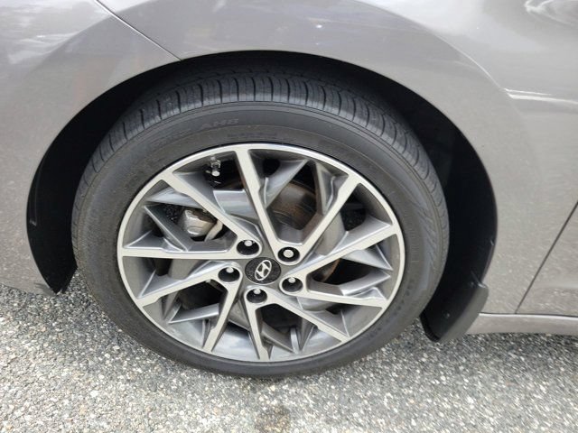 Used 2020 Hyundai Elantra Limited w/ Ultimate Package 03 FWD image 17