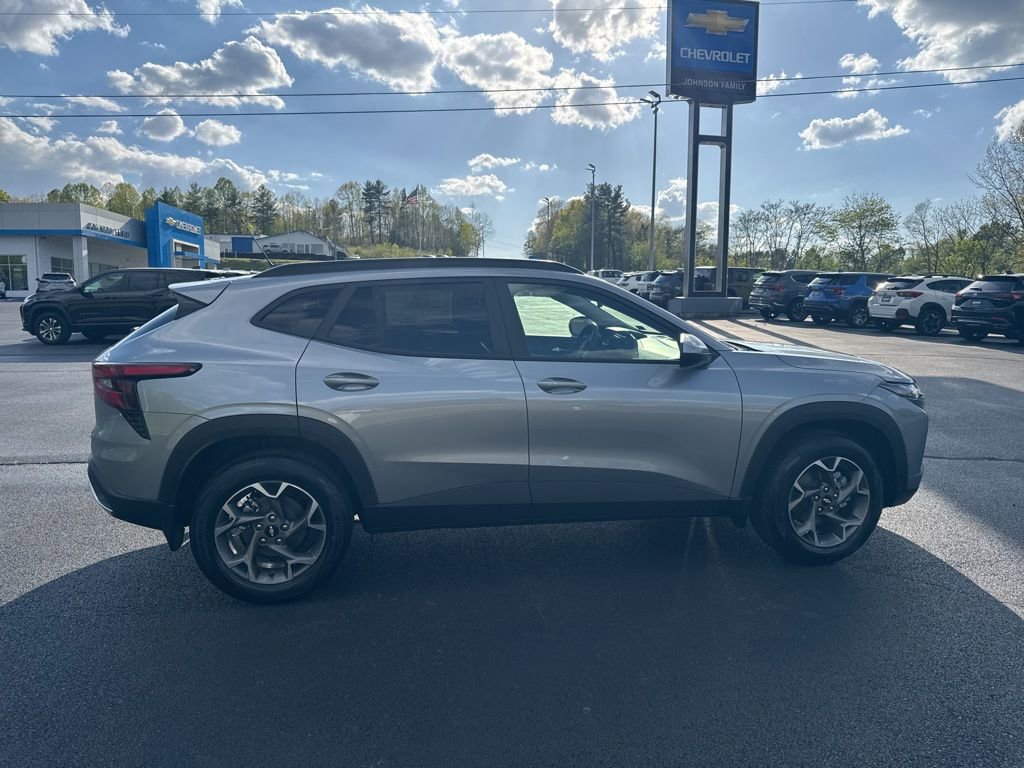 New 2026 Chevrolet Trax LT FWD image 8