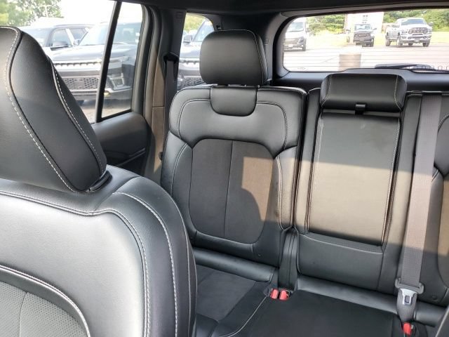 Used 2023 Jeep Grand Cherokee Altitude AWD/4WD image 14