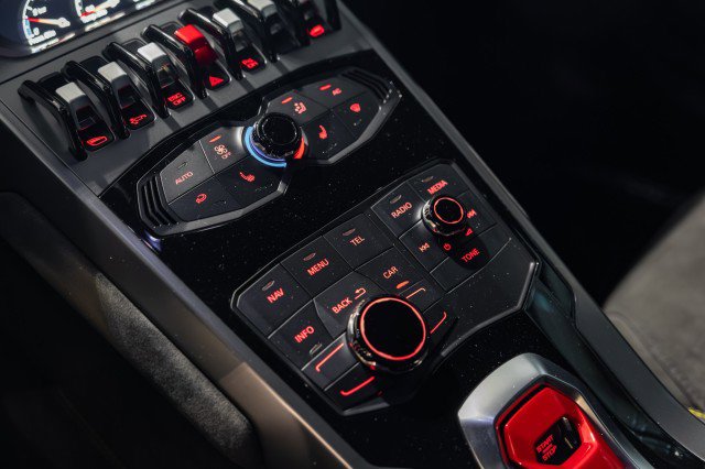 Used 2016 Lamborghini Huracan LP 580-2 image 39