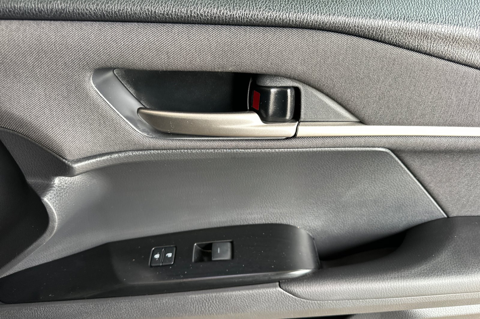 Used 2026 Toyota Camry LE FWD image 18