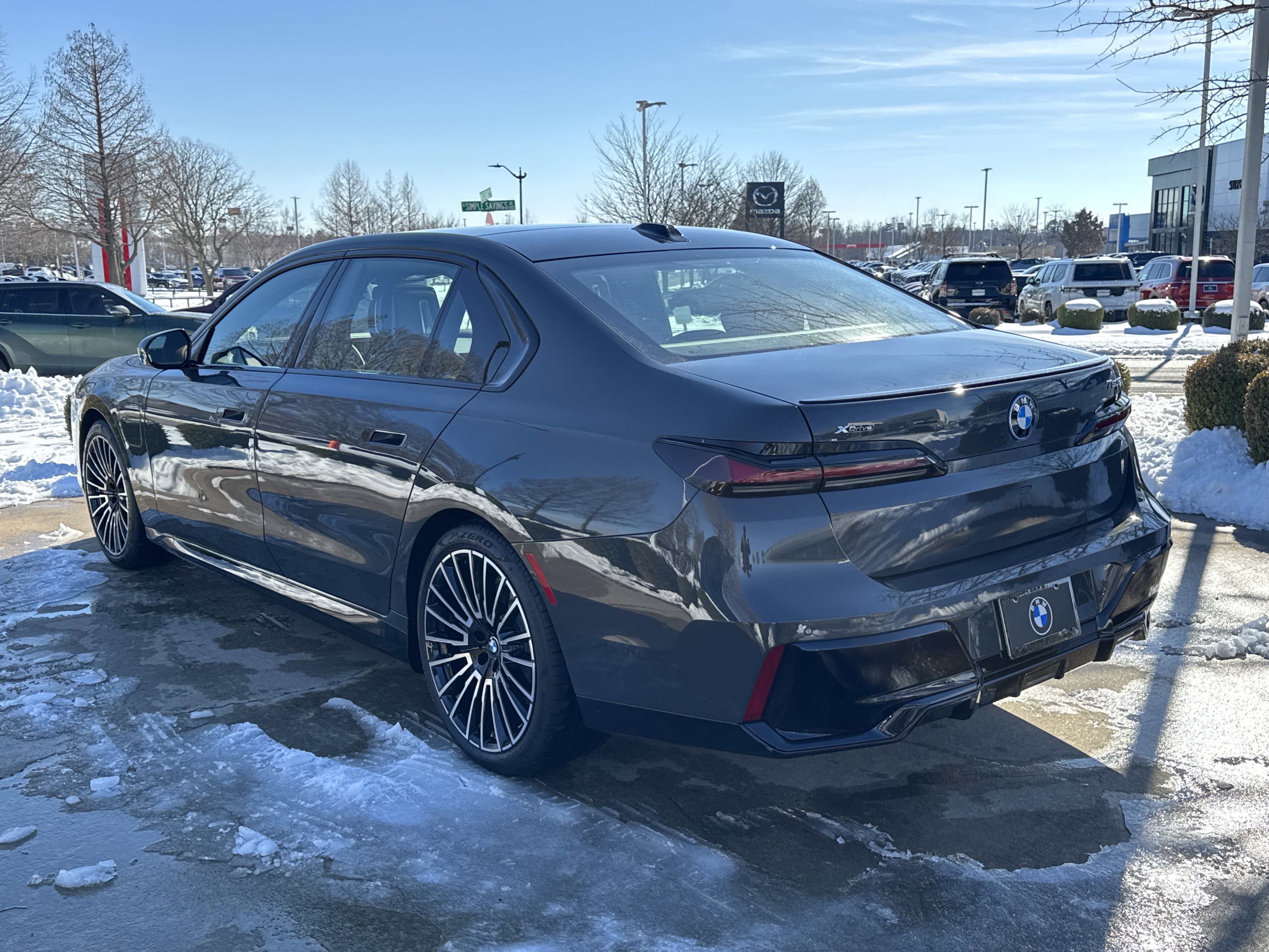 New 2026 BMW 750e xDrive w/ Luxury Rear Seating Package AWD/4WD image 3