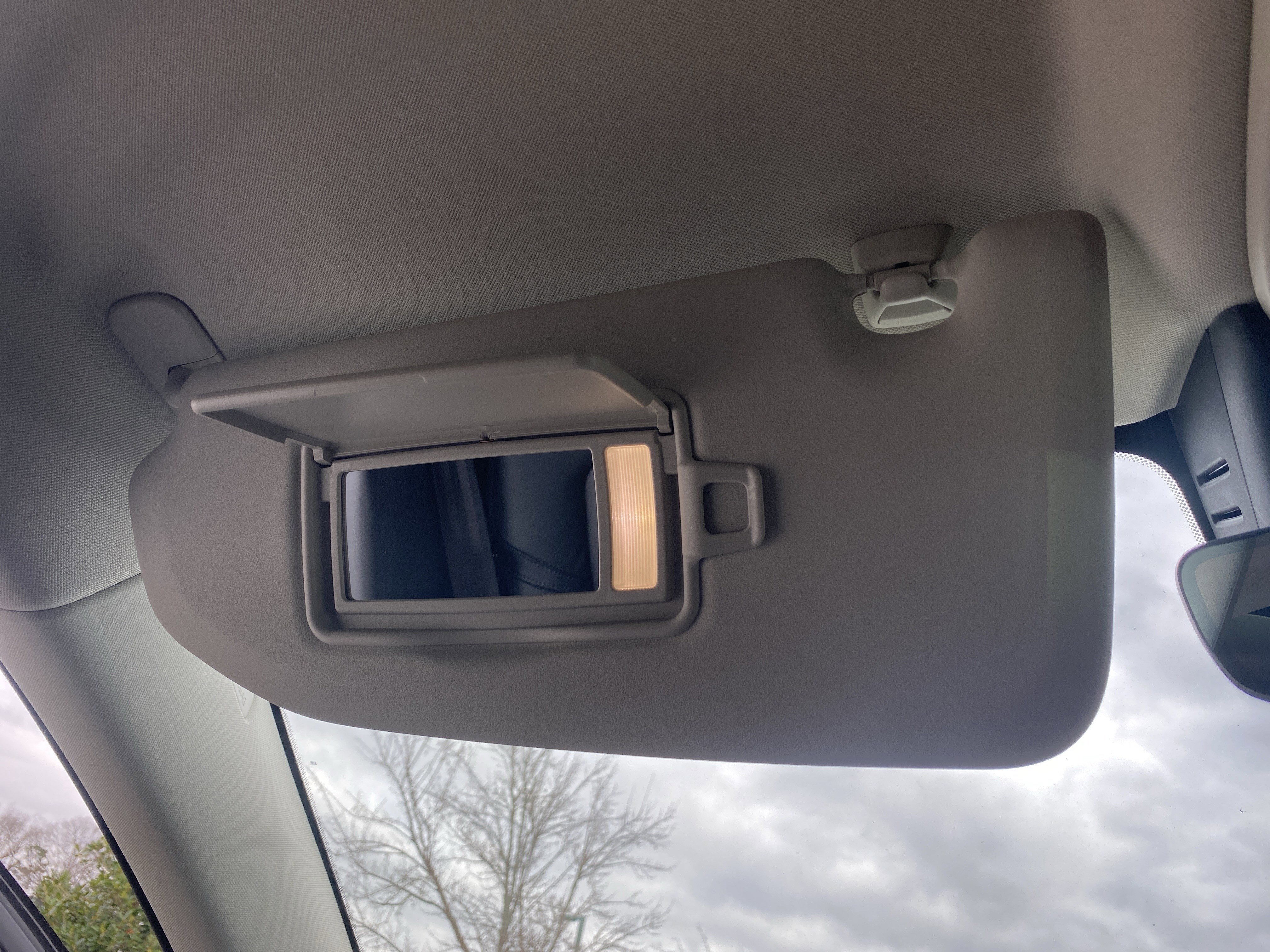 Used 2025 Volvo V60 B5 Cross Country Plus image 47