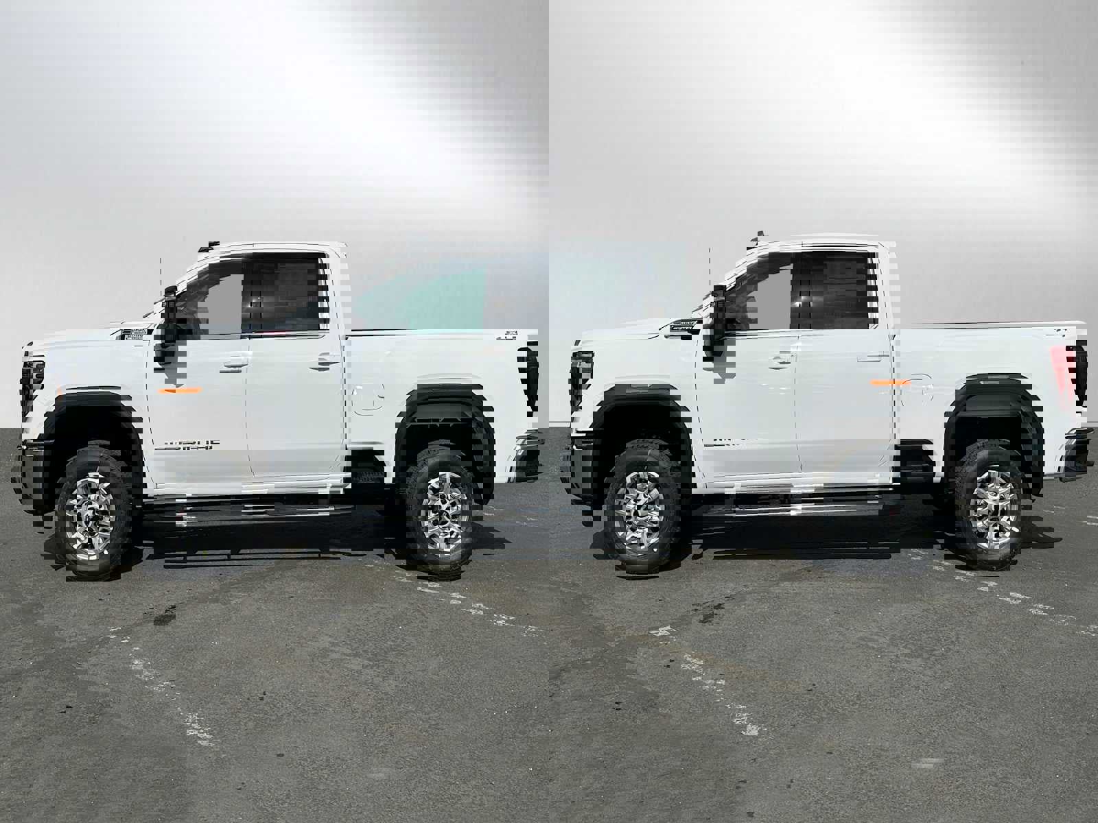 New 2025 GMC Sierra 2500 SLE w/ Preferred Package image 4