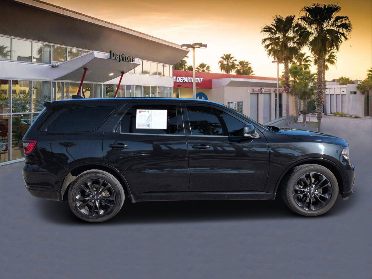 Used 2015 Dodge Durango R/T w/ Blacktop Package AWD/4WD image 2