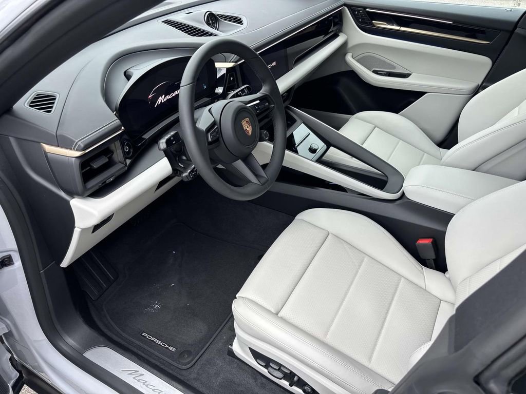 Used 2025 Porsche Macan 4 Electric image 19