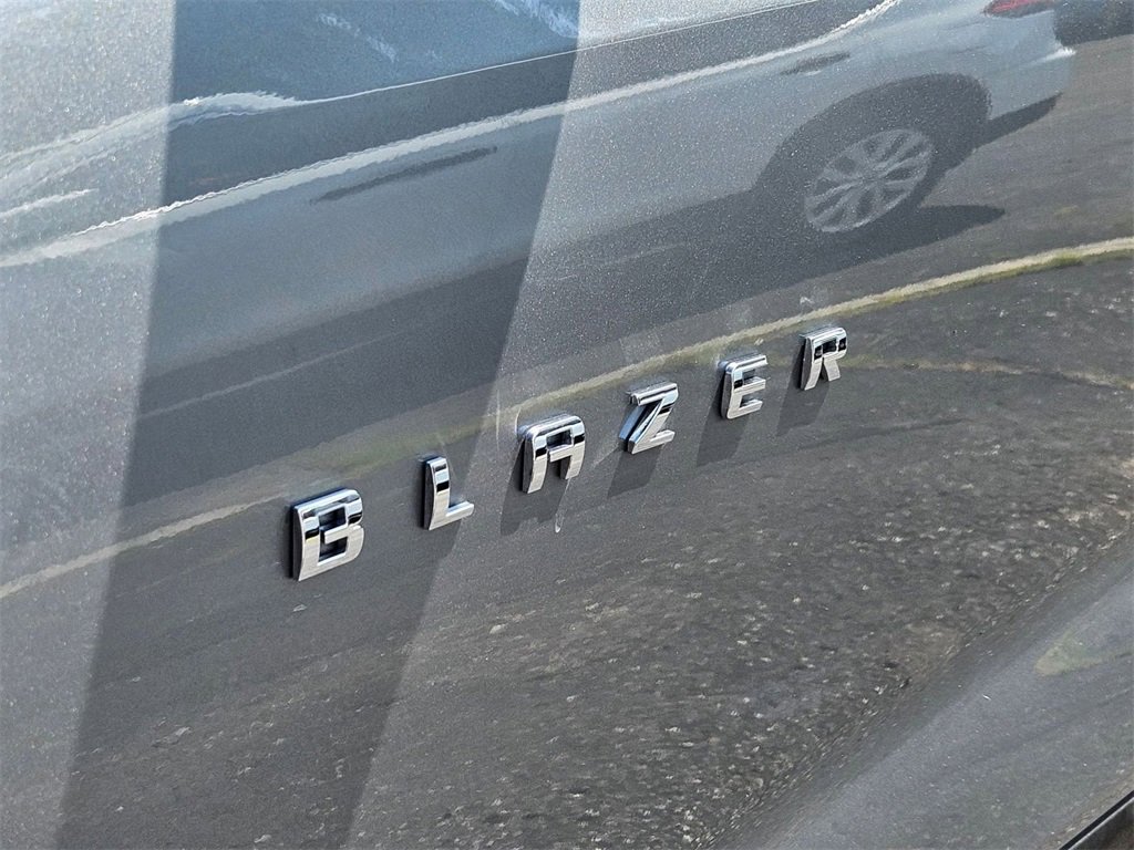 Used 2025 Chevrolet Blazer LT w/ Driver Confidence Package image 9