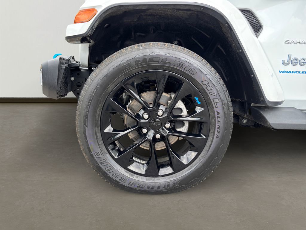 Used 2023 Jeep Wrangler Unlimited Sahara AWD/4WD image 10