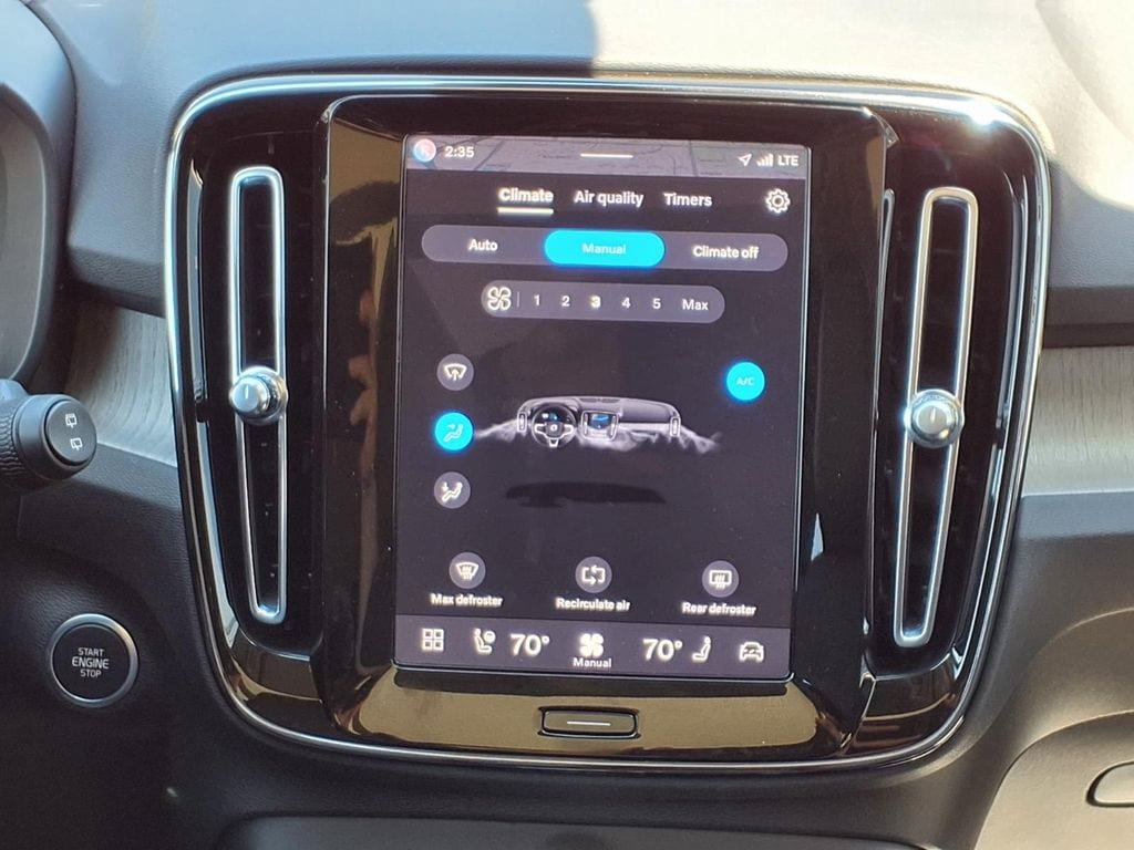 Certified 2023 Volvo XC40 B5 Ultimate w/ Climate Package AWD/4WD image 18