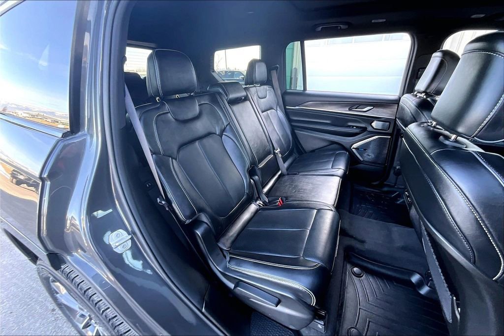 Used 2022 Jeep Grand Cherokee L Overland image 27