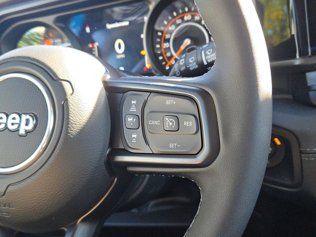 New 2025 Jeep Wrangler Rubicon w/ Xtreme 35 Tire Package image 28