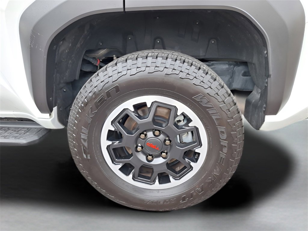 Used 2025 Toyota 4Runner TRD Off-Road image 13