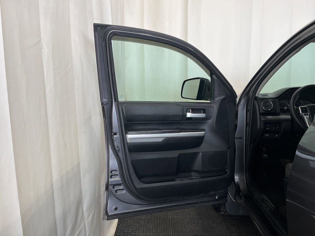 Used 2016 Toyota Tundra SR5 w/ SR5 Upgrade Package image 19