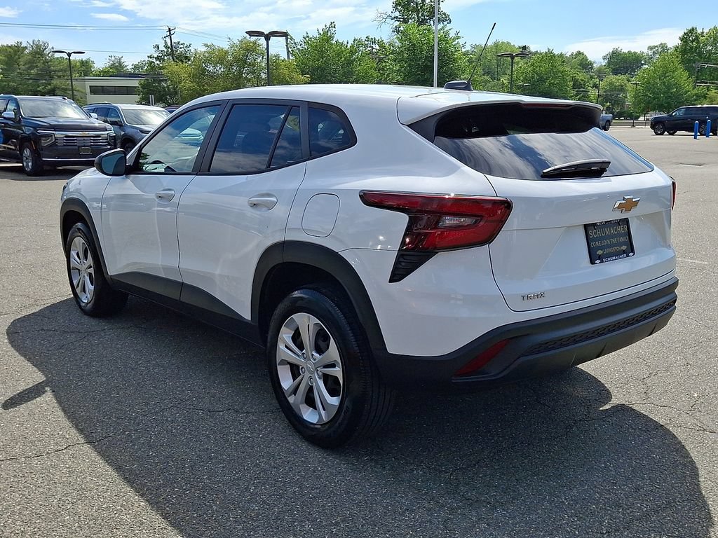 Certified 2024 Chevrolet Trax LS FWD image 4
