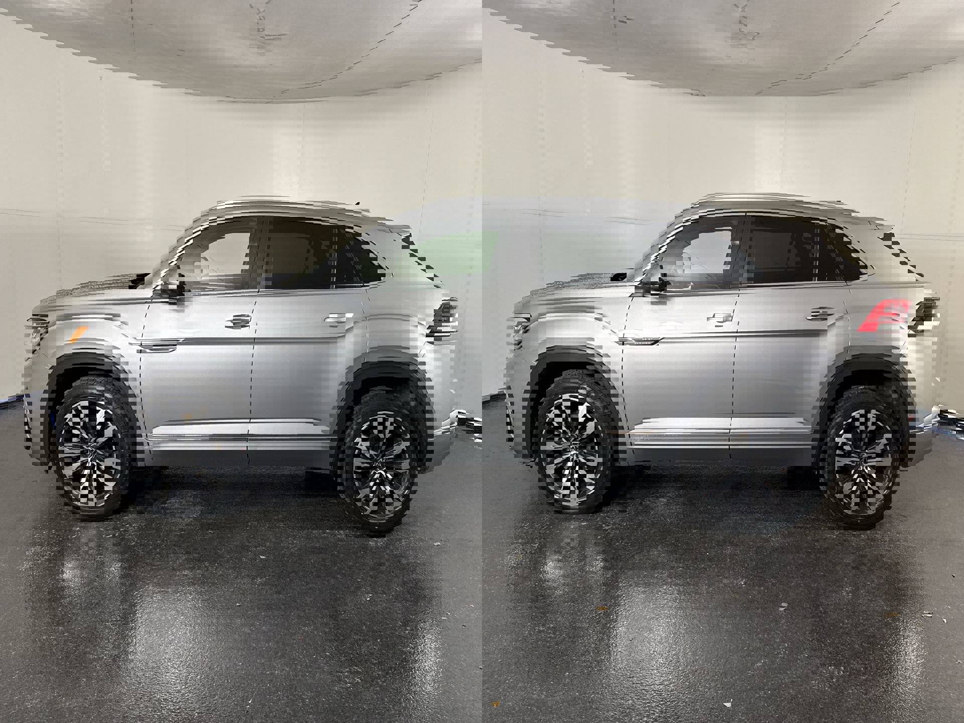 Used 2021 Volkswagen Atlas Cross Sport SEL R-Line image 4