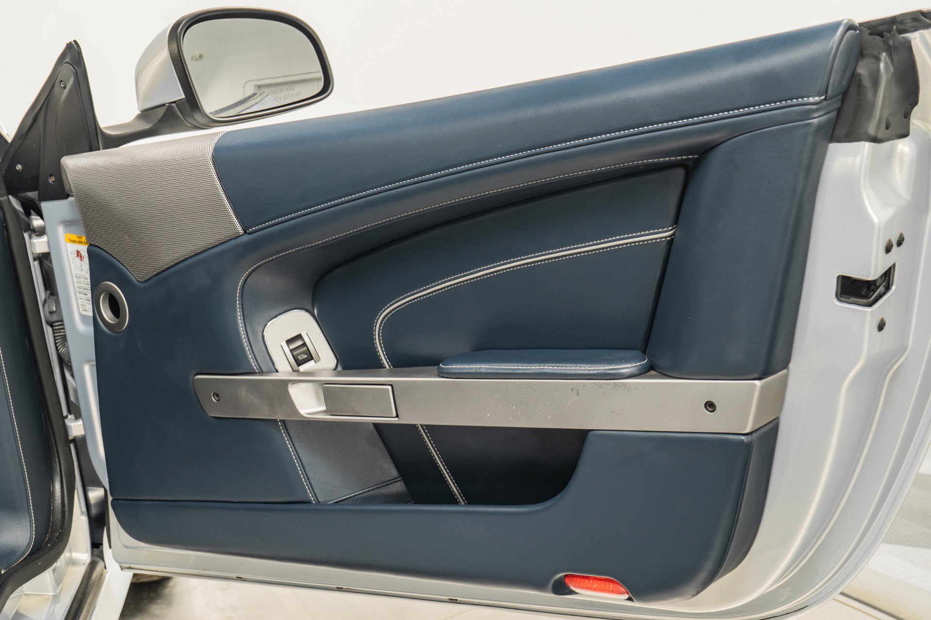 Used 2014 Aston Martin DB9 Volante image 32