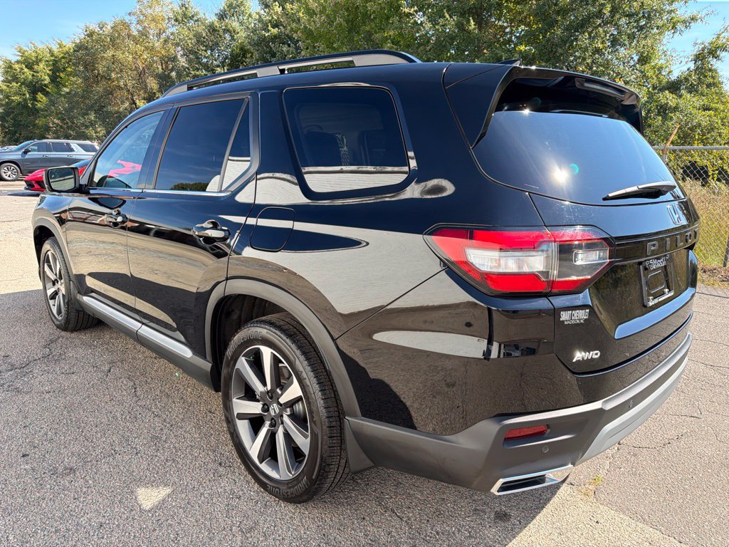 Used 2025 Honda Pilot Elite image 4