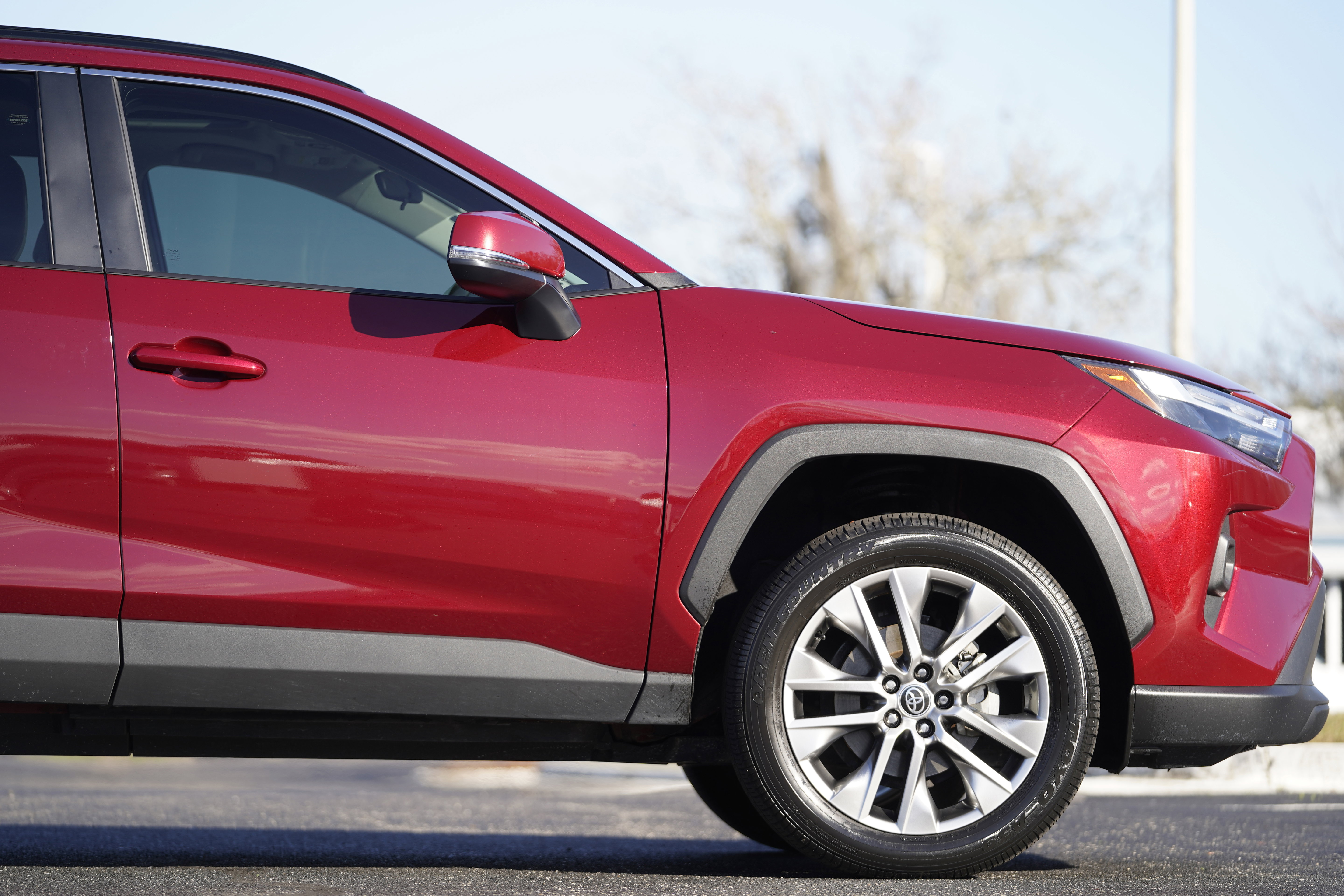 Used 2022 Toyota RAV4 XLE Premium image 6