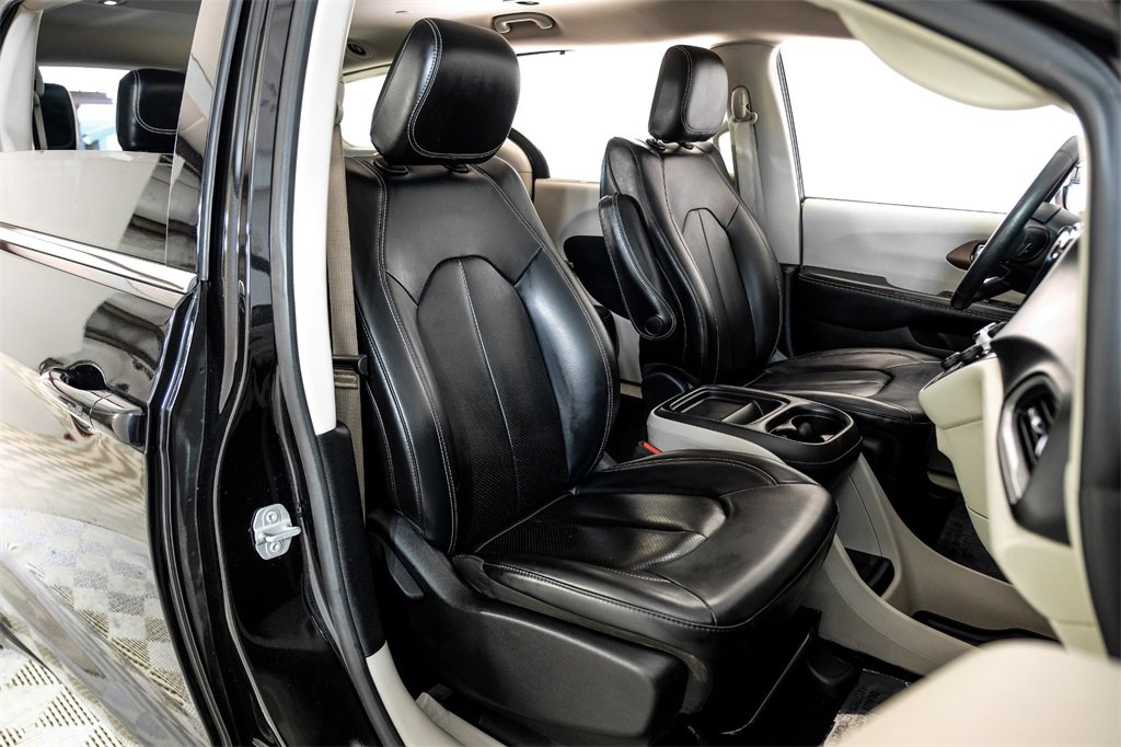 Used 2020 Chrysler Voyager Lxi image 33
