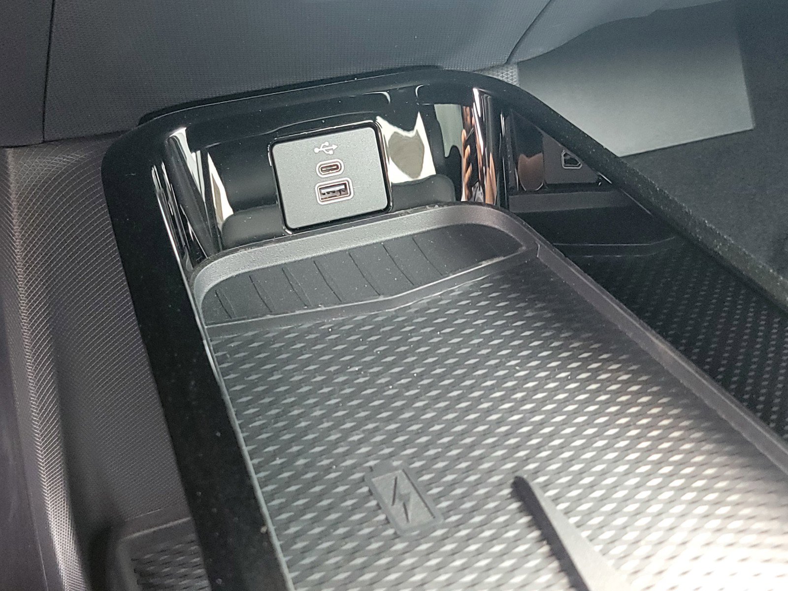 New 2025 Ford Mustang Mach-E GT w/ Bronze Appearance Package image 21