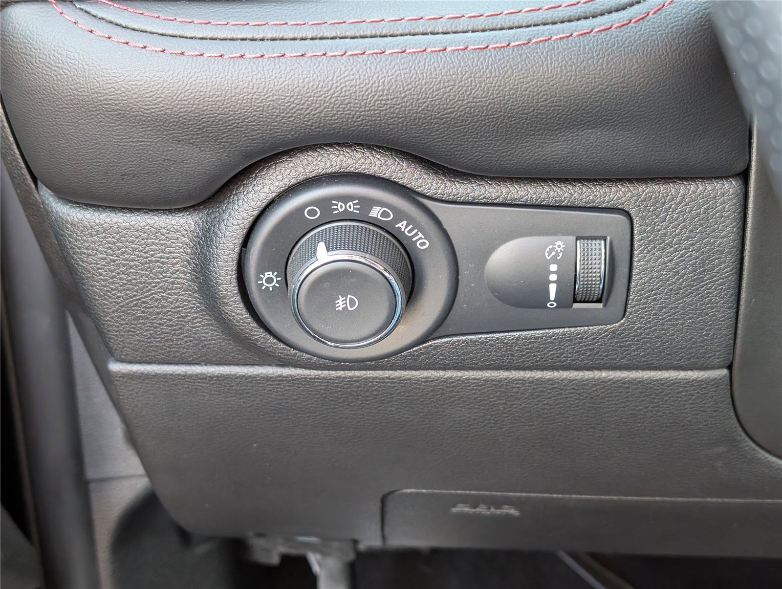 Used 2022 Dodge Durango R/T w/ Blacktop Package image 23