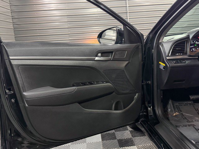 Used 2018 Hyundai Elantra SE w/ Cargo Package image 27