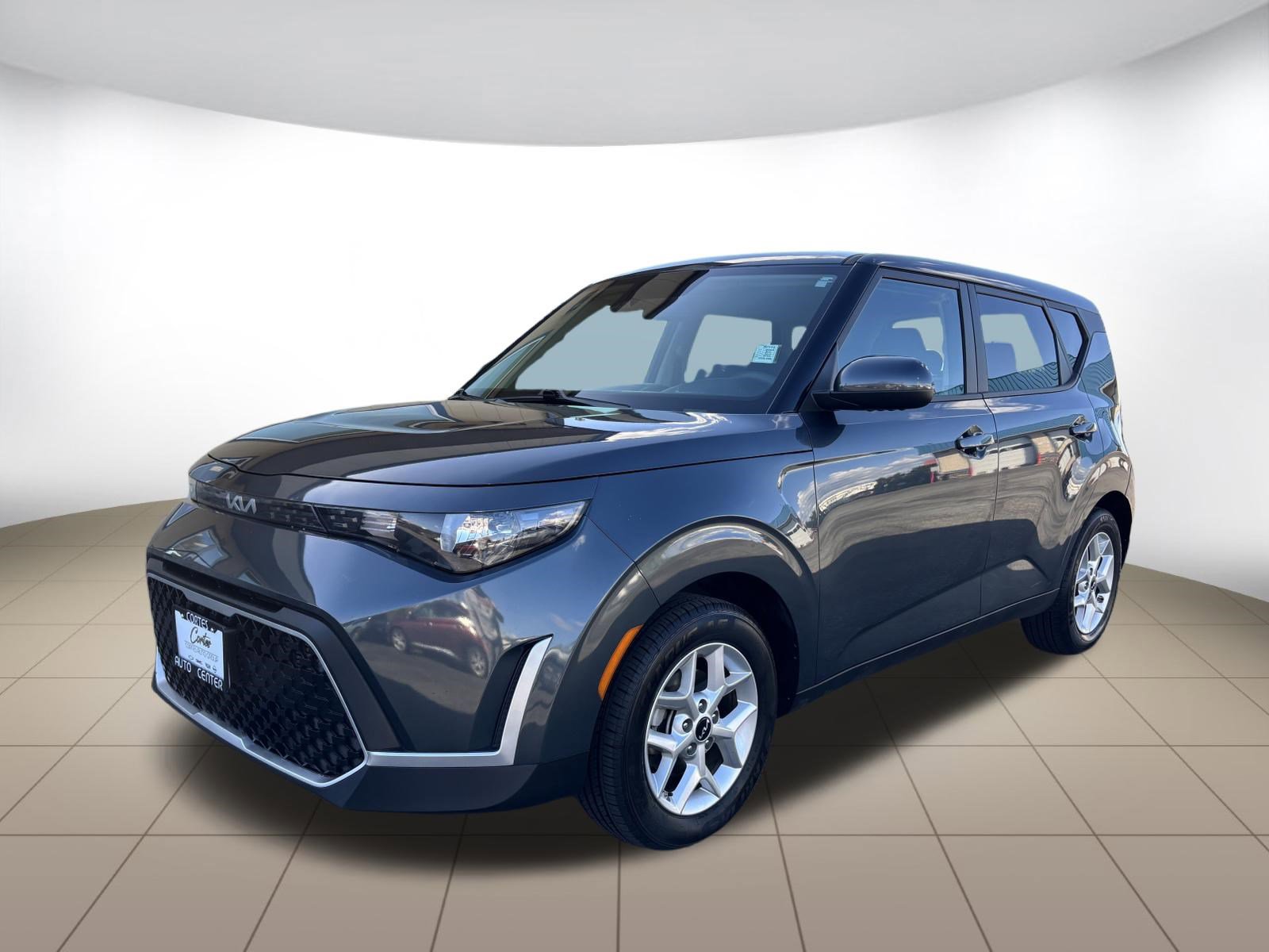 Used 2025 Kia Soul LX w/ LX Technology Package FWD image 3