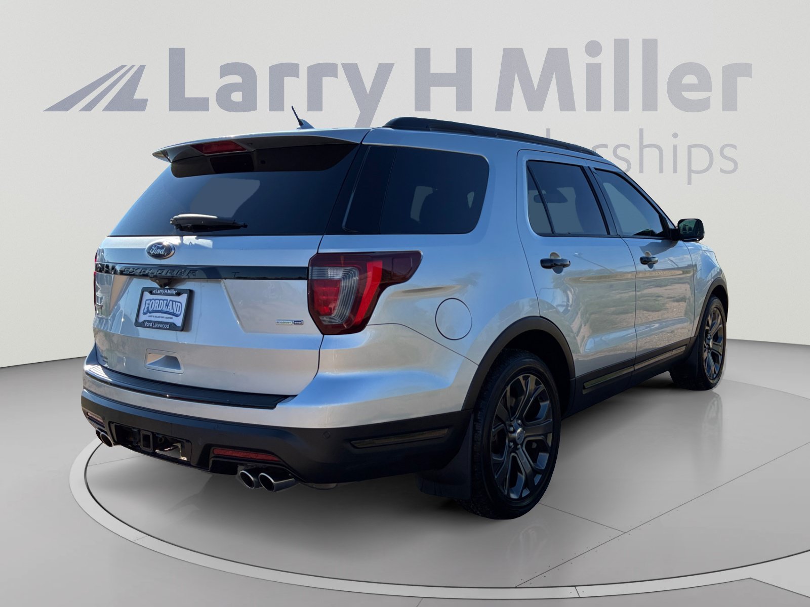 Used 2018 Ford Explorer Sport w/ Equipment Group 401A AWD/4WD image 5