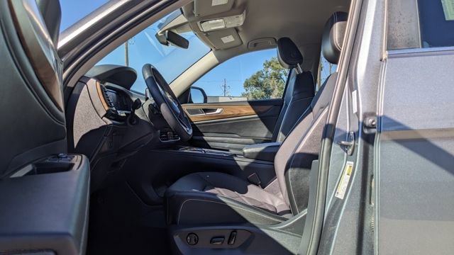 Used 2024 Volkswagen Atlas SE image 24