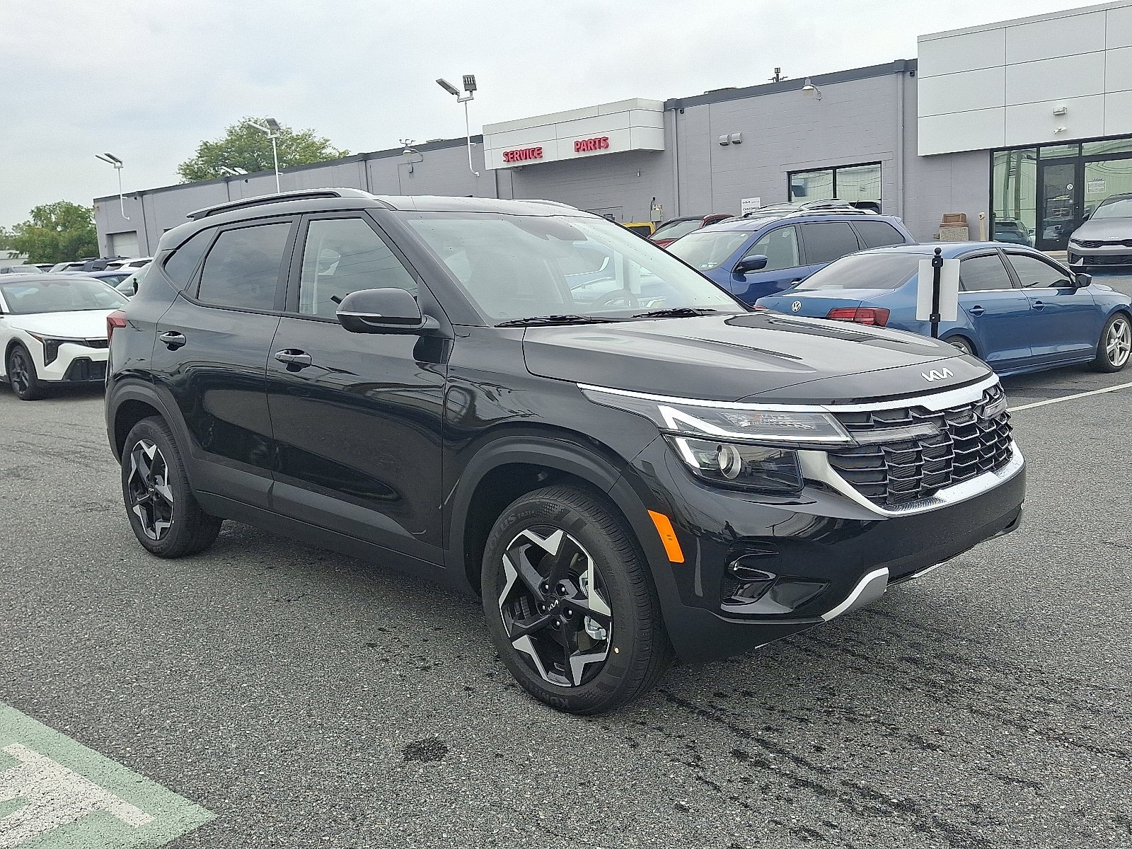 New 2026 Kia Seltos S AWD/4WD image 2