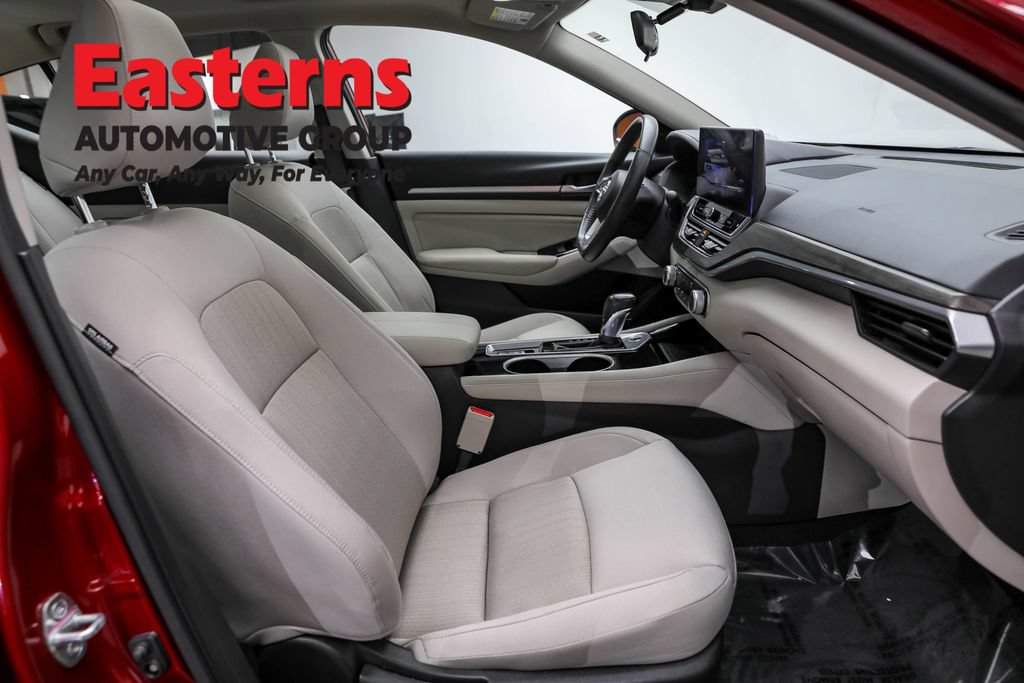 Used 2023 Nissan Altima 2.5 SV w/ SV Premium Package FWD image 23