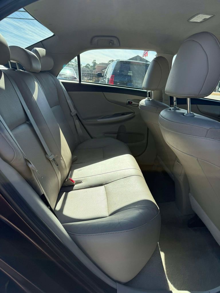 Used 2013 Toyota Corolla image 36