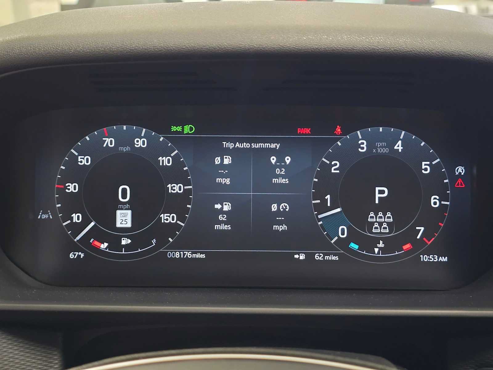 Used 2025 Land Rover Discovery Dynamic SE AWD/4WD image 28