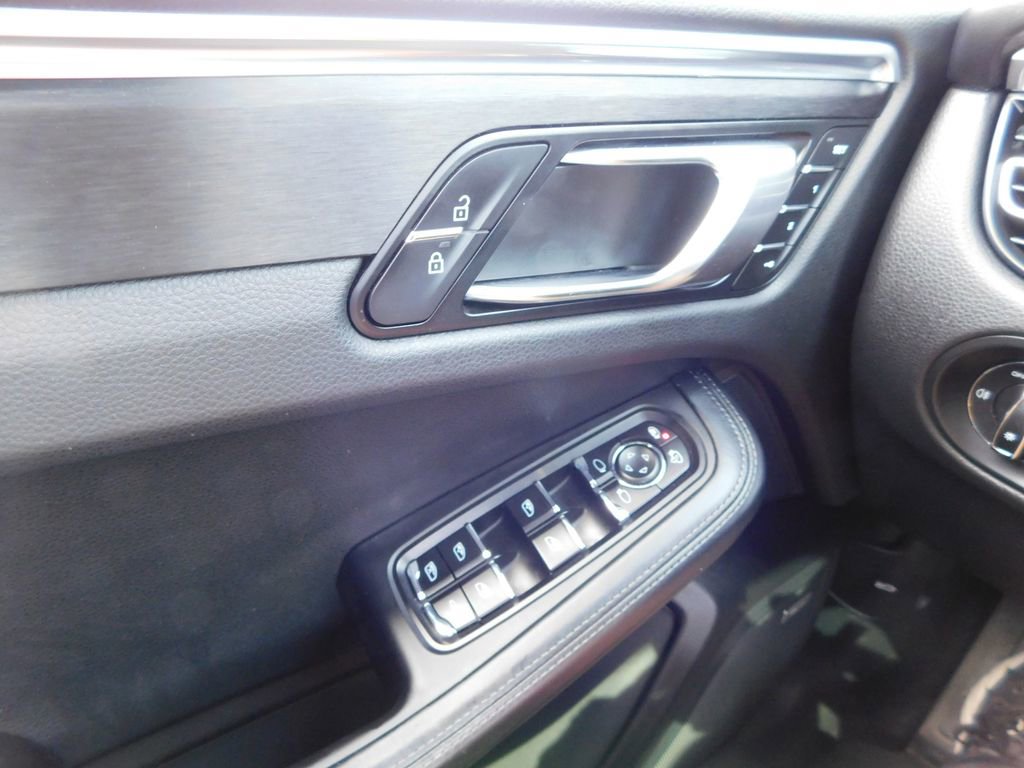 Used 2020 Porsche Macan GTS image 30