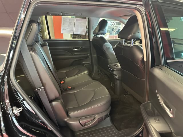 Certified 2024 Toyota Grand Highlander AWD image 15