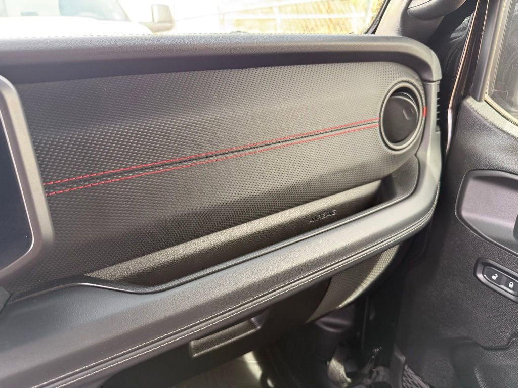 Used 2024 Jeep Wrangler Rubicon w/ Technology Group image 22