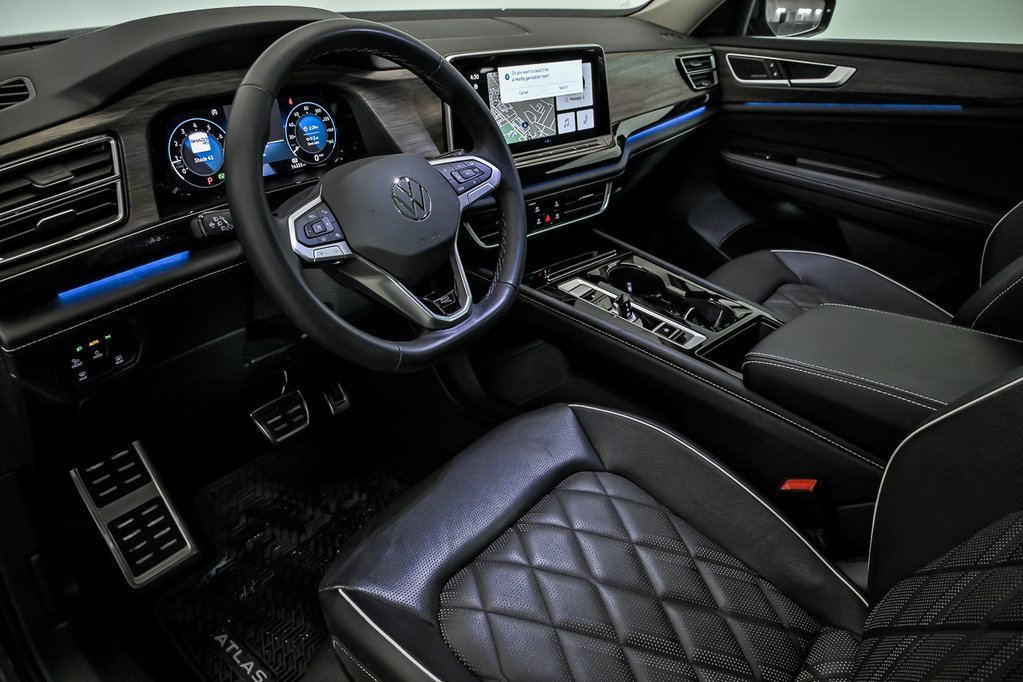 Certified 2025 Volkswagen Atlas SEL Premium R-Line image 7