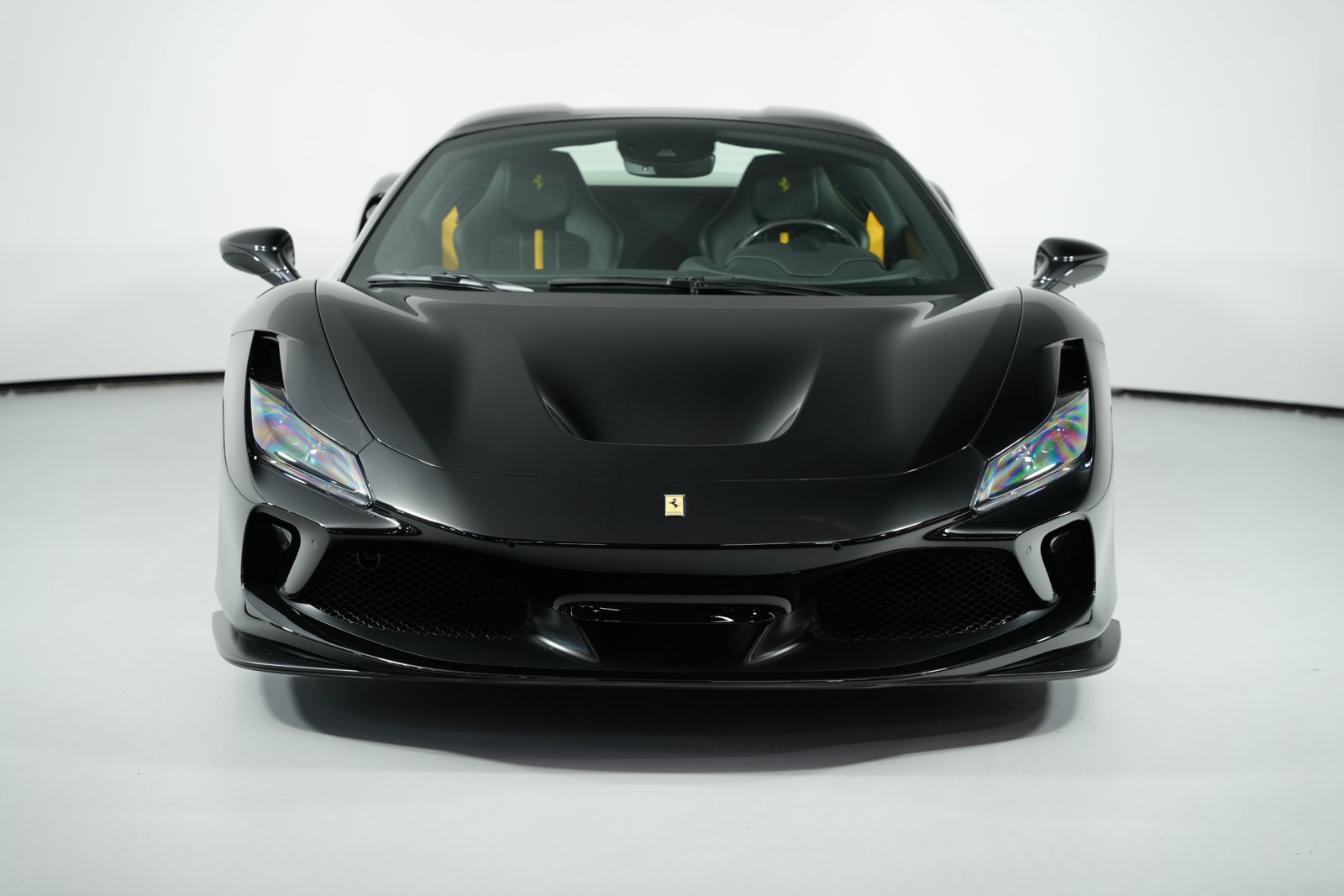 Used 2022 Ferrari F8 Spider RWD image 3