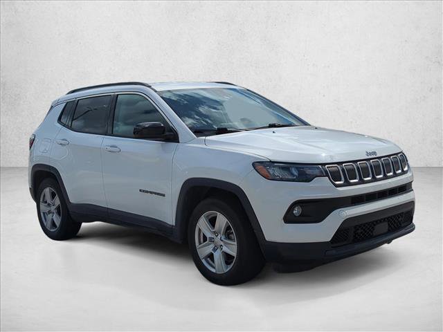 Used 2022 Jeep Compass Latitude image 3