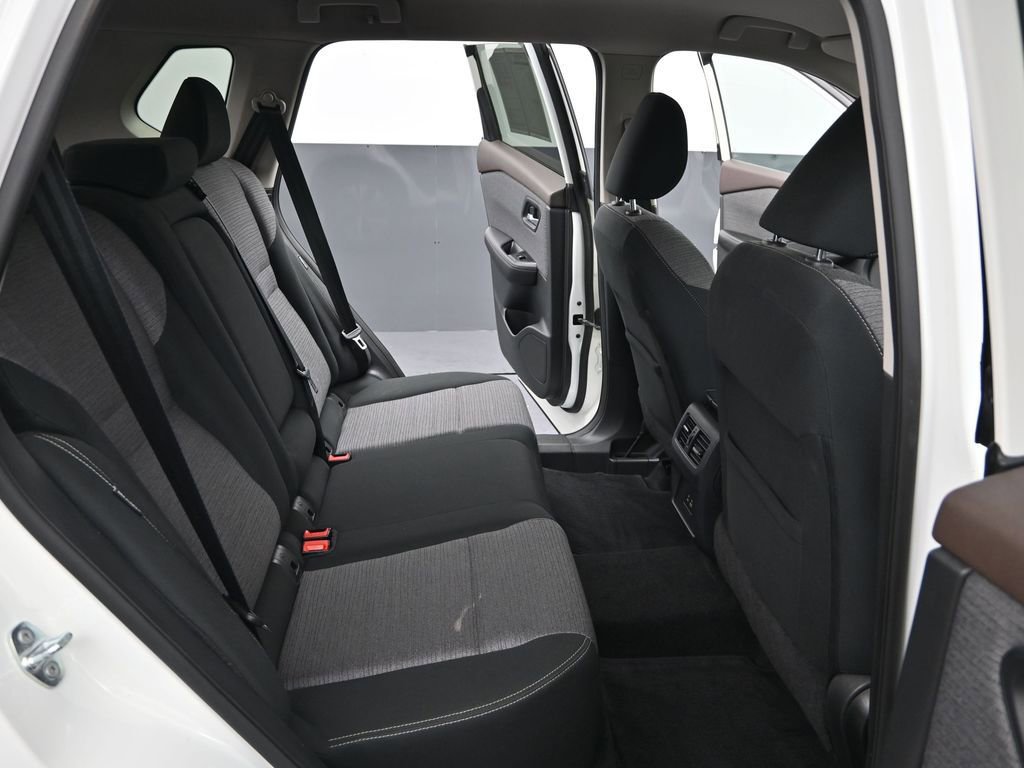 Used 2021 Nissan Rogue SV image 11