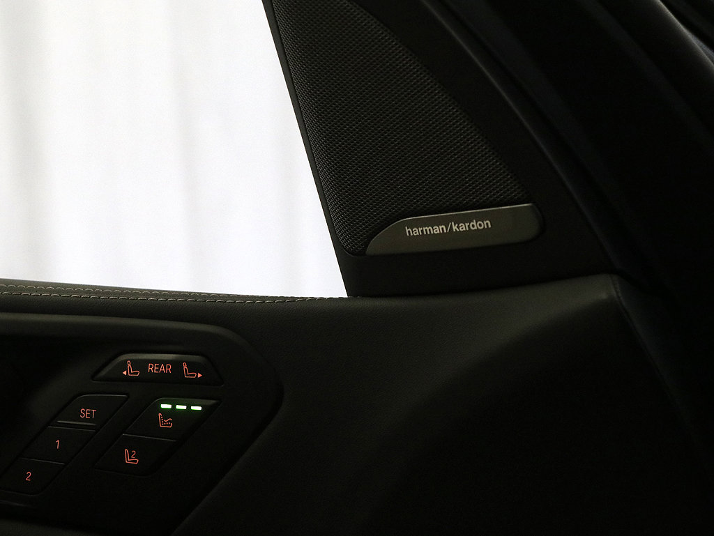 New 2025 BMW X7 M60i w/ Executive Package image 28