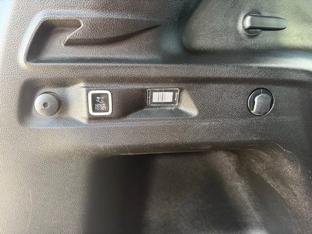 Used 2024 Jeep Grand Cherokee L Limited w/ Luxury Tech Group II image 13