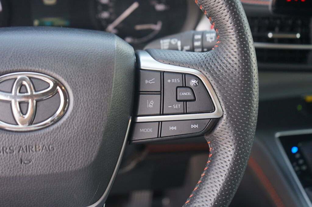 Used 2022 Toyota Sienna XSE w/ XSE Plus Package AWD/4WD image 22